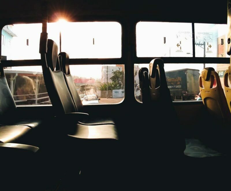 AEC: Sorin Cîmpeanu recunoaște că vrea să taie transportul gratuit al elevilor/ Sorin Cîmpeanu: Naveta elevilor va fi decontată de Ministerul Educației. În draftul OUG privind măsurile din bugetul pe 2021, elevii nu mai beneficiază de transport gratuit