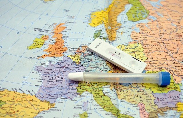 Lista actualizată a țărilor cu risc epidemiologic ridicat / Franța trece în zona galbenă, Marea Britanie rămâne în zona roșie