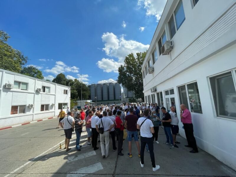Protest al șoferilor CT BUS în aceste momente la sediul companiei. Ce nemulţumiri au aceștia