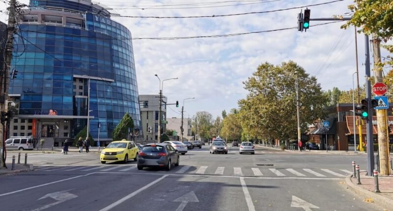 Circulația la intersecția bulevardului Mamaia cu strada Zorelelor va fi reorganizată, de joi