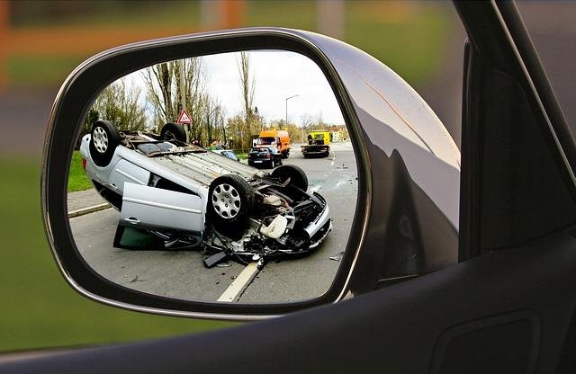 Accident rutier cu trei mașini implicate, la ieșire din Constanța. O victimă a fost transportată la spital