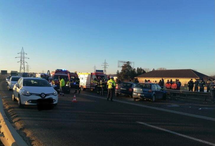 Trei victime au fost transportate la spital în urma unui accident auto la ieșire din Ovidiu