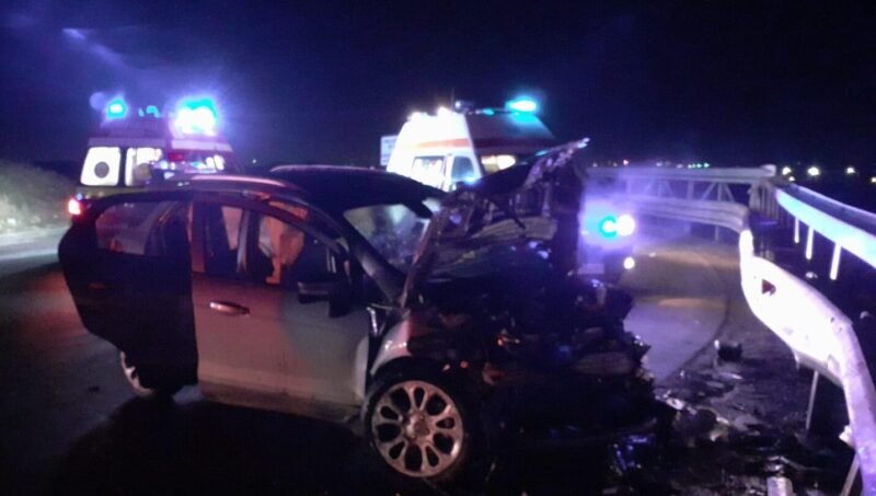 UPDATE. Accident rutier pe A4, soldat cu cinci victime. Mașina nu a luat foc