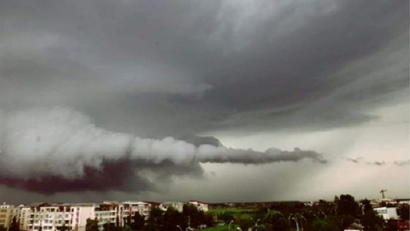 Cod portocaliu de ploi abundente și instabilitate atmosferică accentuată în județul Constanța