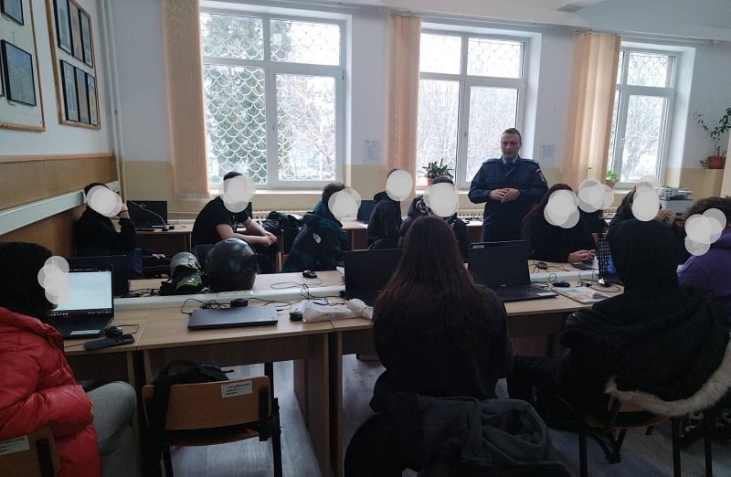 Activitate pe linia prevenirii fenomenelor de bullying desfășurată de jandarmi în Liceul Tehnologic ”Tomis”