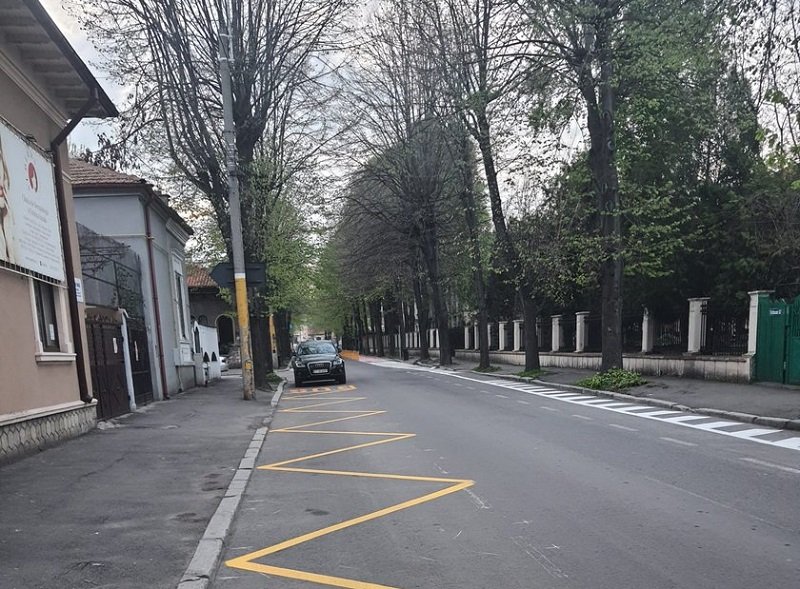 Stația de autobuz din dreptul Colegiul Național Pedagogic „Constantin Brătescu” a fost mutată
