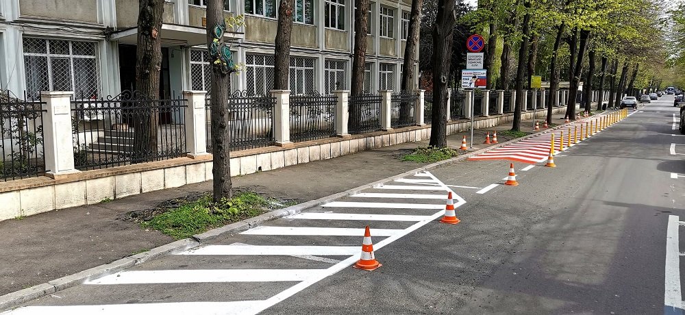 „Kiss and Ride”: Un nou proiect pilot pentru decongestionarea traficului din dreptul unităților de învățământ