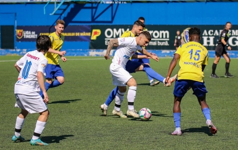 Farul II nu va mai evolua în Liga a 3-a / Hagi investește în juniori și susține eforturile echipei de seniori în sezonul 2023-2024
