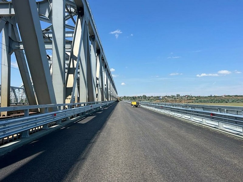 Restricțiile instituite pe Autostrada A2 pentru lucrările la podul peste brațul Borcea se ridică mâine