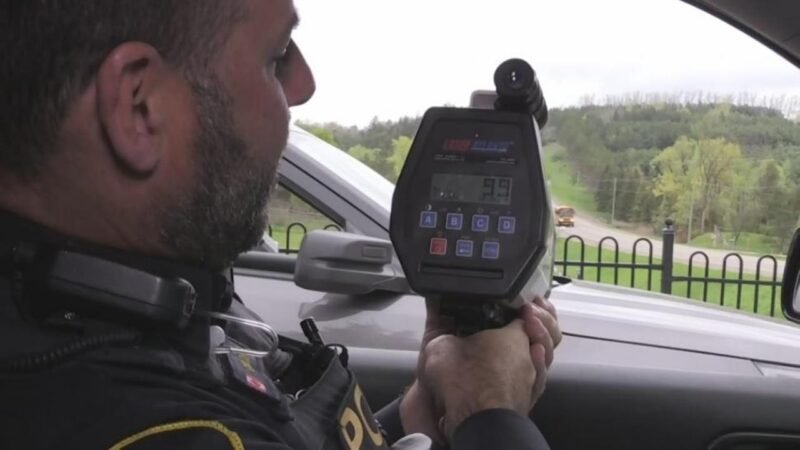 Acțiune cu radare în cascadă pe DN 22. Peste 100 de șoferi amendați pentru depășirea limitei de viteză