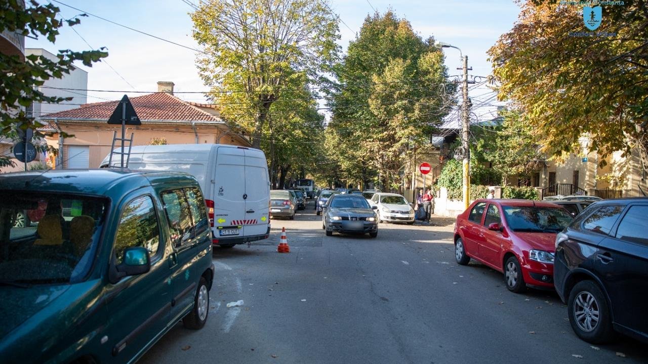 ATENȚIE, ȘOFERI! De astăzi, au fost introduse trei noi sensuri unice în zona centrală