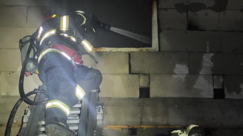 JUDEŢUL CONSTANŢA. Casă cuprinsă de flăcări după explozia unei butelii