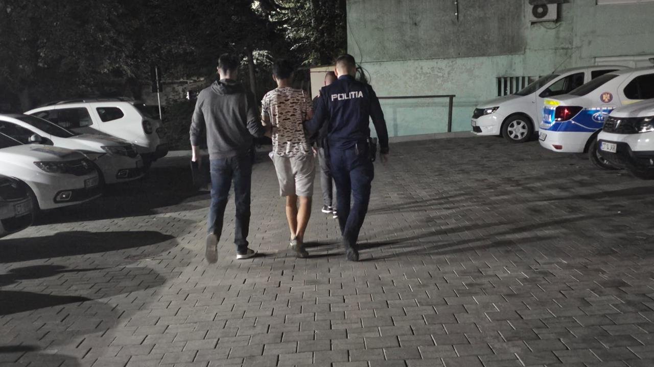 (VIDEO) Tânăr de 20 de ani din Medgidia, reținut după ce a furat un portofel cu bani și un card, pe care a încercat să-l folosească