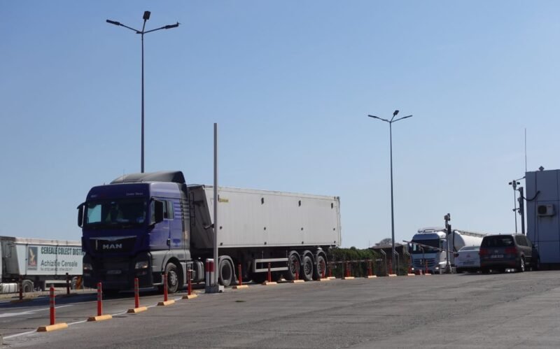 Noi reguli pentru camioanele de marfă de peste 12 tone – accesul în Portul Constanța se va face doar pe baza rezervării prin aplicație