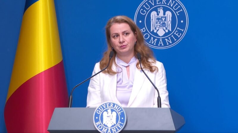 Ministrul Educaţiei: Am rugat să existe o aerisire a planurilor cadru, pentru că deja elevii petrec foarte multe ore la şcoală