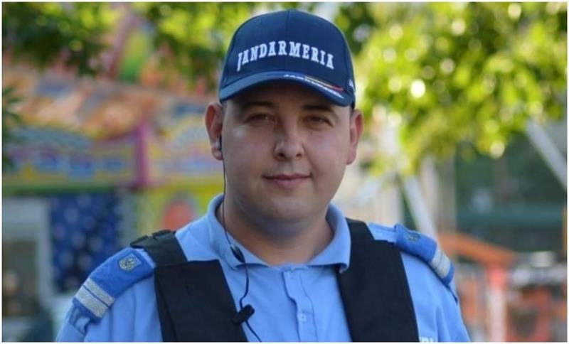 Erou și în timpul liber! Cosmin a salvat o bătrână din apartamentul cuprins de flăcări. Femeia încerca să stingă singură incendiul