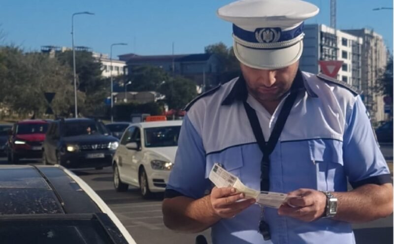Controale în trafic ale poliţiştilor rutieri în Mangalia. 13 şoferi au fost testați cu etilotestul, amenzi de peste 12.000 de lei