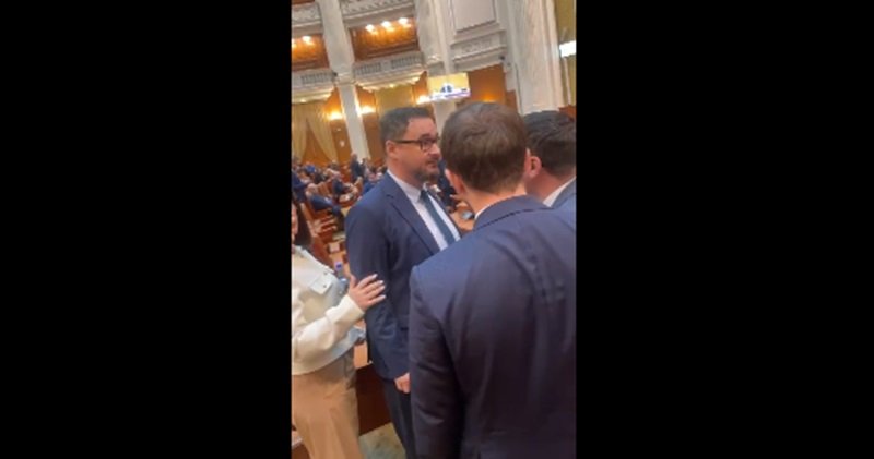 Scandal cu îmbrânceli între deputații AUR și USR. “Mă, gunoiule!” – VIDEO