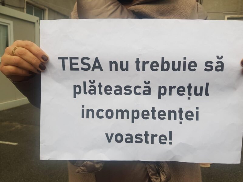Protest în faţa Ministerului Sănătăţii. Sindicaliştii TESA solicită majorarea salariilor: „Timp de 7 ani de zile personalul TESA din Sănătate a fost continuu discriminat”