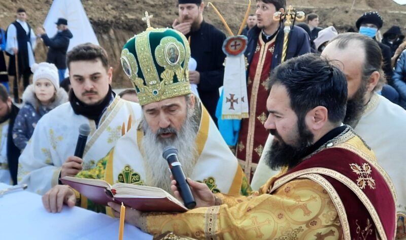 Bănescu, acuzat de Arhiepiscopia Tomisului că a modificat un text din Biblie. Purtătorul de cuvânt al BOR: “Acest neam de demoni nu iese (din unii) decât cu rugăciune şi post”