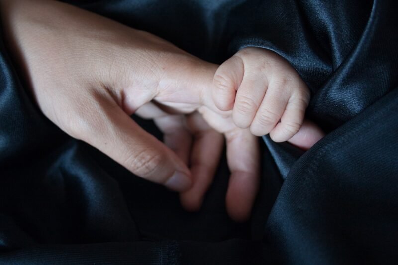 Primăria Constanţa le dă bani părinţilor care nu-şi permit să plătească o bonă. Care sunt condiţiile