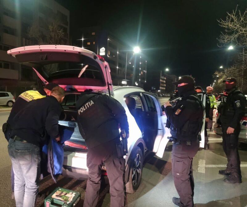 Razie în municipiul Constanţa. Au fost legitimate aproximativ 1.300 de persoane, au fost verificate 920 de vehicule și 90 de localuri publice