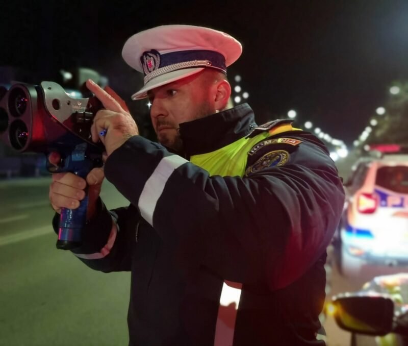 CONSTANŢA. Acţiune a poliţiştilor rutieri pentru depistarea şoferilor vitezomani – au fost aplicate 44 de amenzi