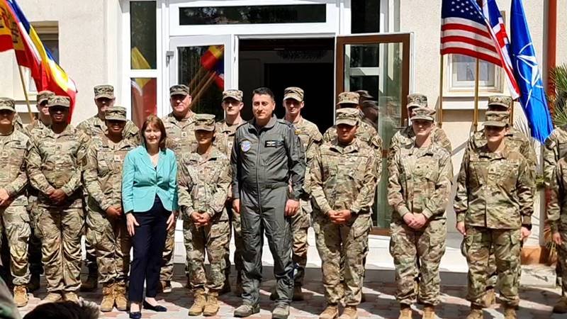 Ambasadorul SUA în România, în vizită la Baza Aeriană „Mihail Kogălniceanu”: „Suntem, cu siguranță, mai puternici împreună, ca aliați NATO”