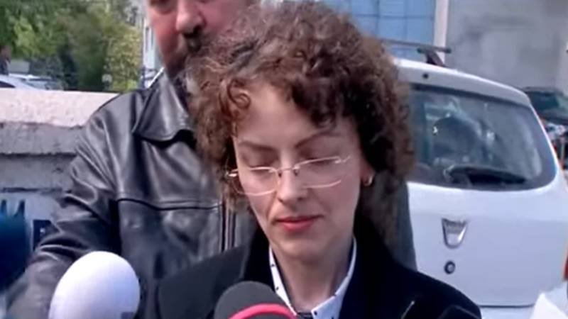 (VIDEO) Judecătoarea din dosarul lui Vlad Pascu, atitudine ciudată în fața jurnaliștilor: a stat mută 70 de secunde – CSM a rămas în pronunțare asupra cererii de suspendare