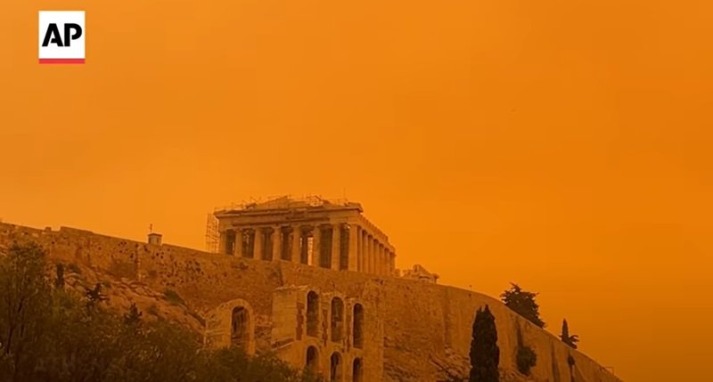 Nori de praf saharian au acoperit Atena şi alte oraşe greceşti. Cerul a devenit portocaliu – VIDEO