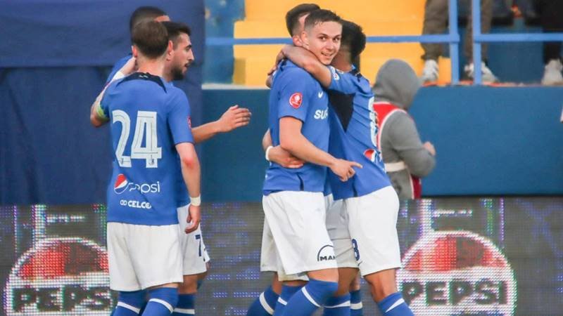 Farul a obținut un nou succes important în cursa pentru locul secund din play-off: a învins Rapid București, scor 3-1