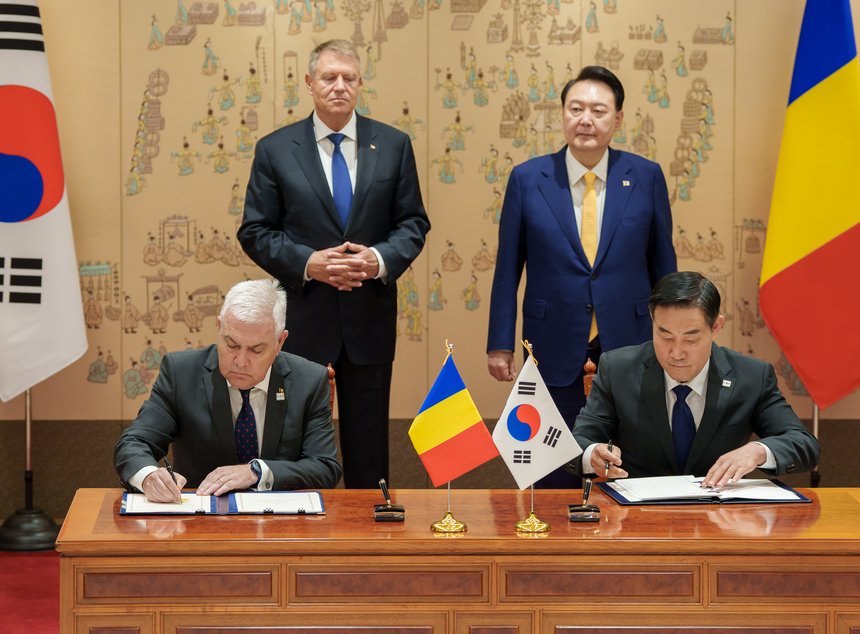 Acord de cooperare în domeniul apărării, semnat de România şi Coreea de Sud. Reuters: Sunt informaţii despre încheierea unui contract pentru livrarea de obuziere K9