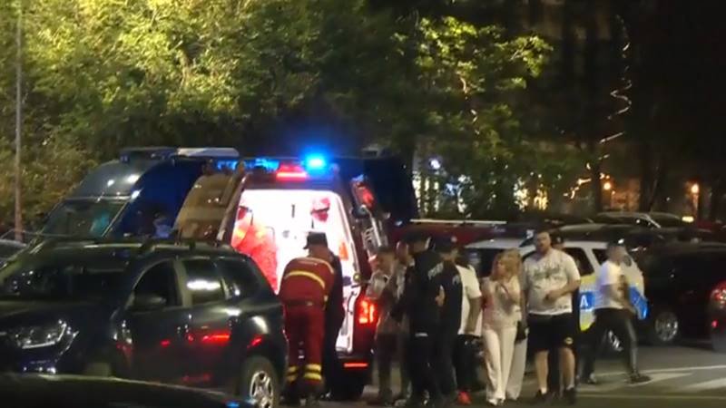 Tatăl lui Sebastian, tânărul ucis de Vlad Pascu, a fost luat cu ambulanța după ce i s-a făcut rău la protestul din Piața Victoriei