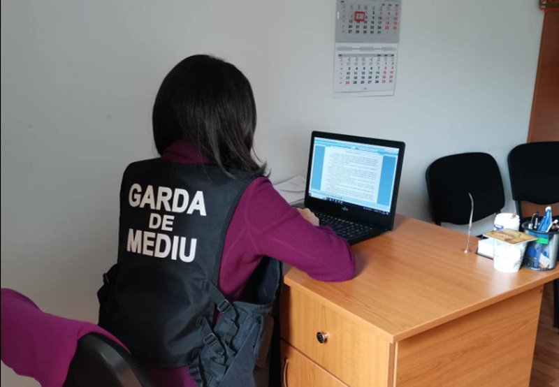 Fabrica de ulei din Constanţa, amendată cu 50.000 de lei de Garda de Mediu