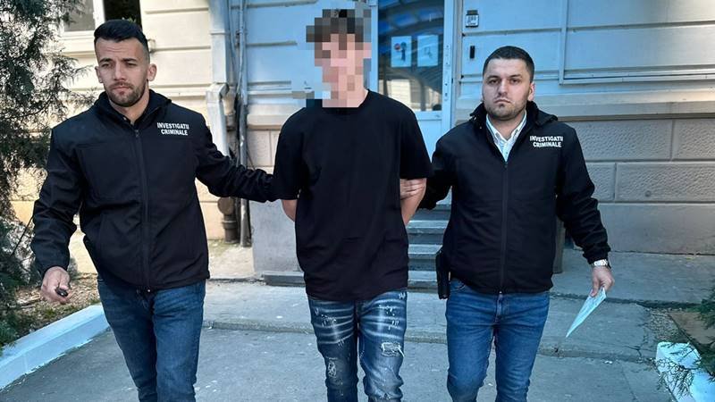 CONSTANȚA. Tânăr de 18 ani reținut după ce ar fi încercat să jefuiască o societate comercială