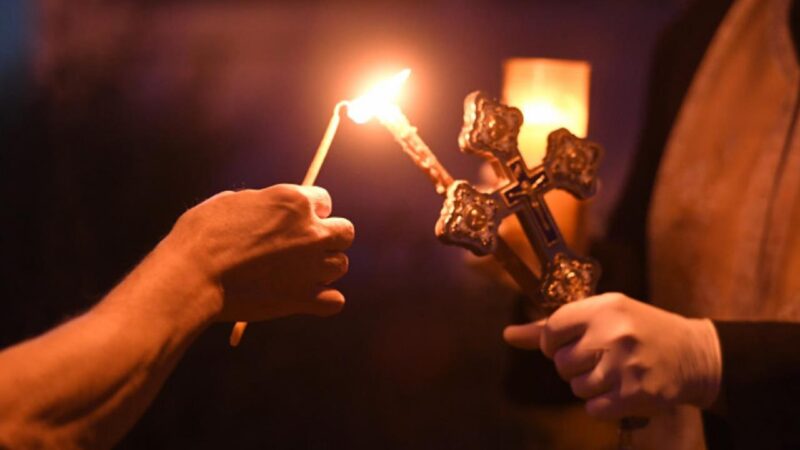 Ce semnificație are Sâmbăta Mare – Lumina Sfântă, adusă de la Ierusalim în această seară. Tradiții, superstiții, obiceiuri și ce NU e bine să faci astăzi