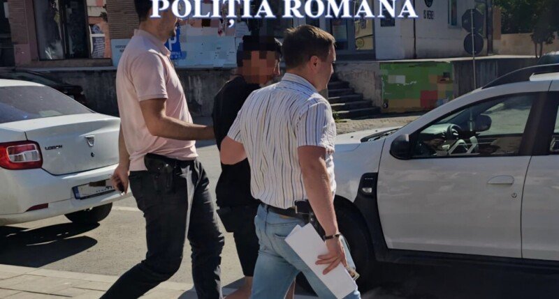 JUDEŢUL CONSTANŢA. Hoţi prinşi de poliţişti după ce au spart mai multe locuinţe