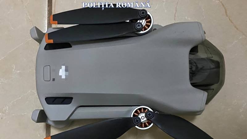 JUDEȚUL CONSTANȚA. Doi minori în vârstă de 12 și 14 ani s-au ales cu dosar penal după ce au furat o dronă dintr-o mașină – a fost sesizată și Protecția Copilului