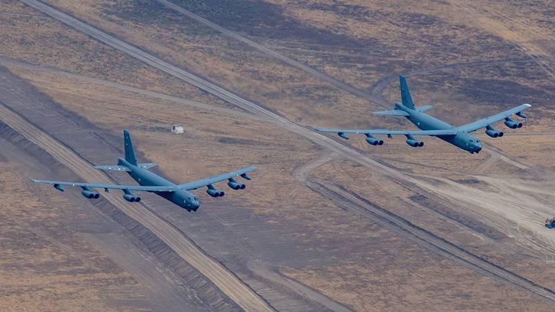 Două bombardiere americane, interceptate de ruși desupra Mării Barents, au aterizat la Baza Kogălniceanu