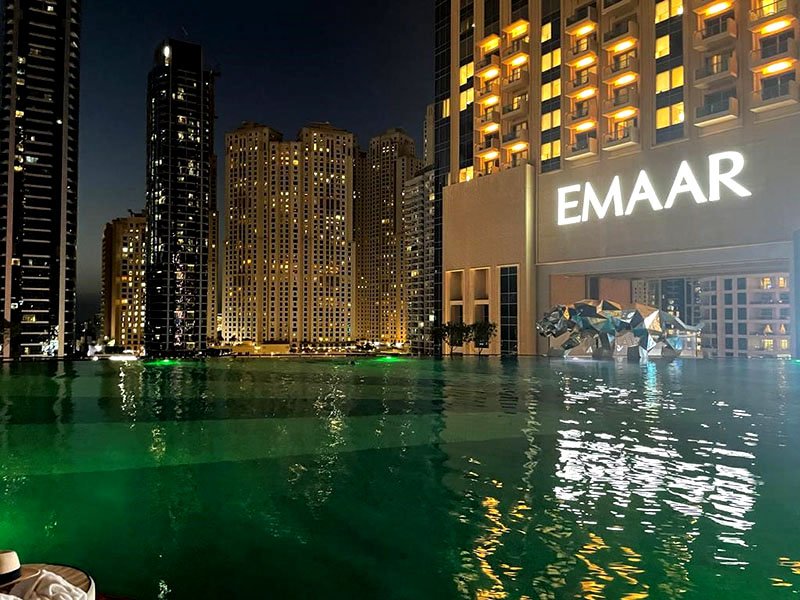 În timp ce bugetarul norocos, cu venituri de mii de euro, își cumpără casă în Dubai sau în Europa, privatului i se pregătește o mare buzunăreală