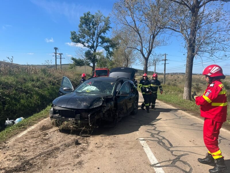 Accident rutier produs în județul Tulcea. Două persoane au avut nevoie de îngrijiri medicale