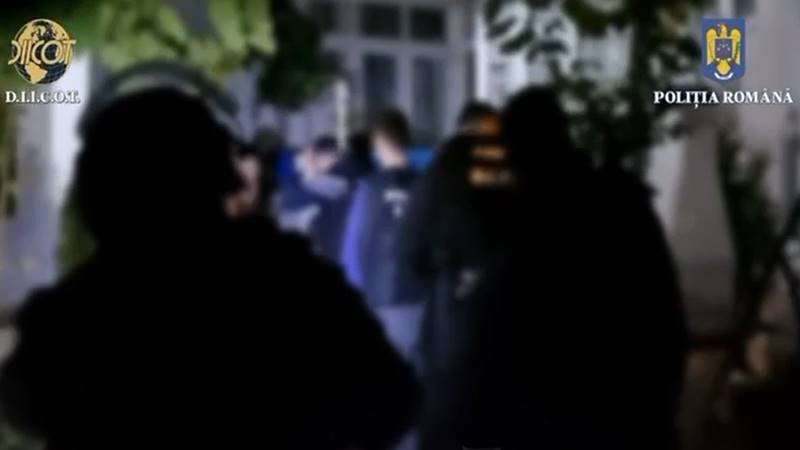 (VIDEO) Percheziții în Constanța. Antrenorul lotului național feminin de bob și sanie, acuzat de DIICOT că a obligat trei sportive să practice prostituția