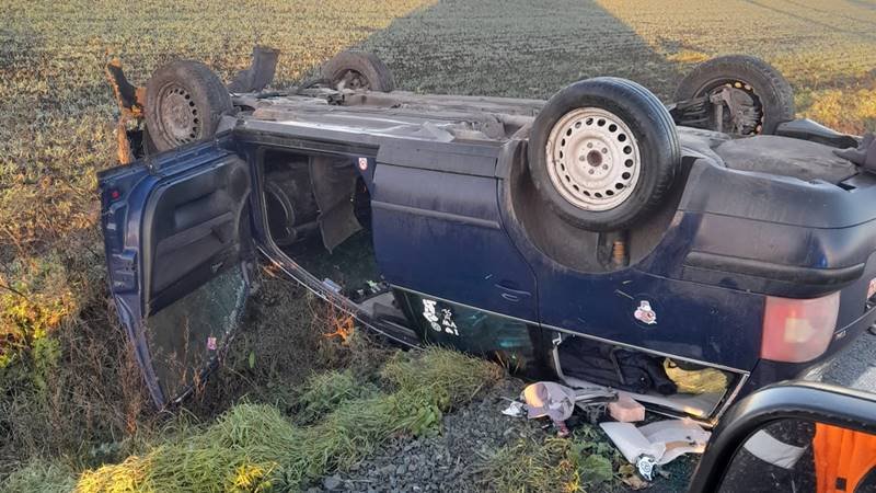 (FOTO) Accident la intrare în localitatea Săcele: o mașină s-a răsturnat