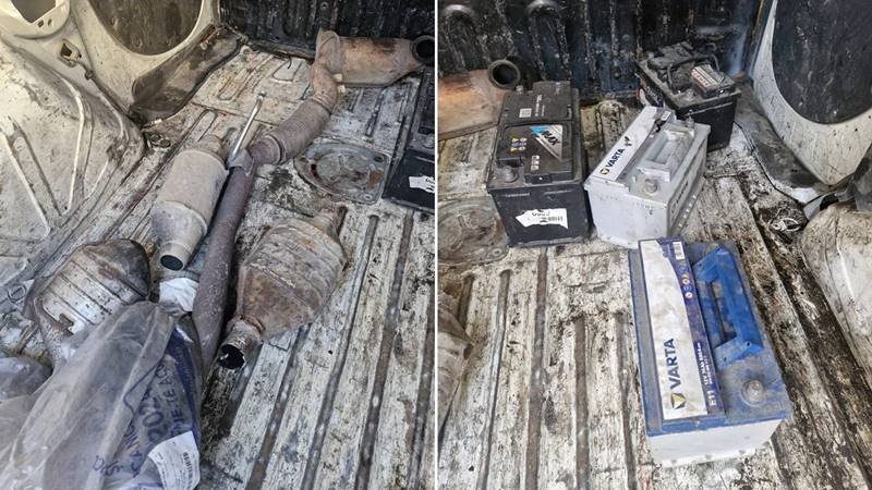 (FOTO) CONSTANȚA. Trei bărbați prinși de jandarmi în timp ce vindeau catalizatoare și baterii auto de proveniență incertă, în parcarea unui hypermarket