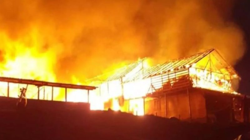 Incendiu puternic la Mangalia: un bărbat de 48 de ani a fost găsit carbonizat