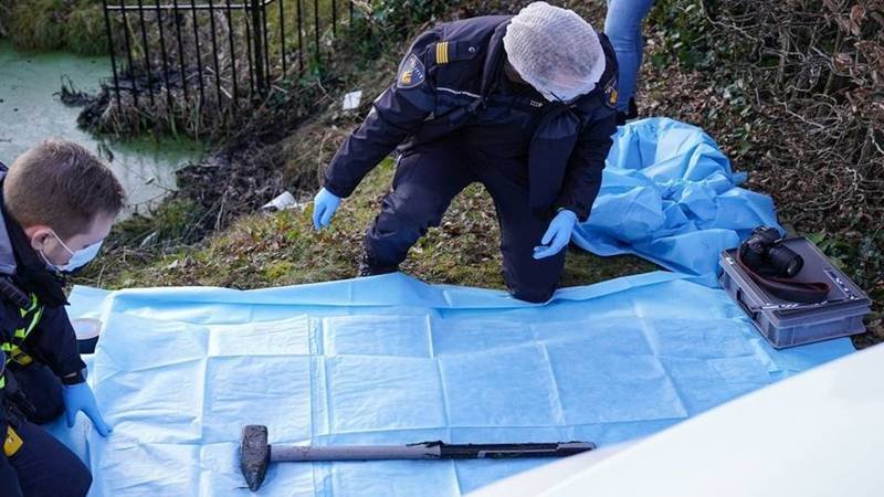 Furtul tezaurului dacic. Barosul folosit în jaful de la Muzeul Drents, găsit de polițiști într-un canal