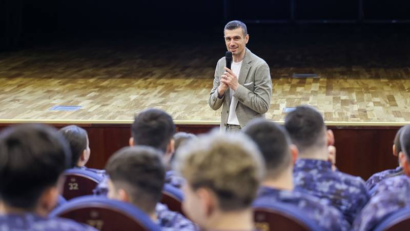 Seminarul „Dependent de sănătate”, campanie de conștientizare a pericolelor consumului de droguri, la Colegiului Național Militar „Alexandru Ioan Cuza”