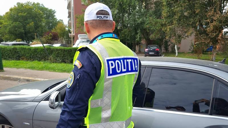 Acțiune desfășurată de polițiștii municipiului Medgidia: au fost legitimate 17 persoane și verificate 14 vehicule