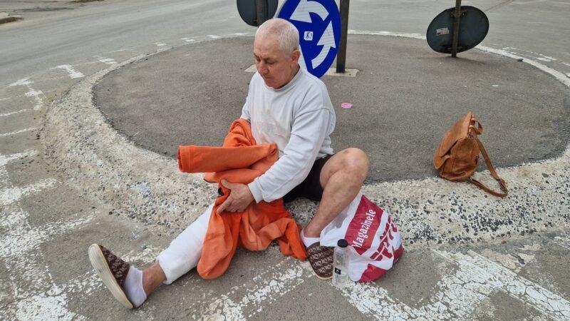 Încă un incident revoltător la Spitalul Județean Constanța. Bărbat externat după o operație, lăsat să se târască singur pe asfalt, fără niciun fel de ajutor: „M-au lăsat ca pe un prost”