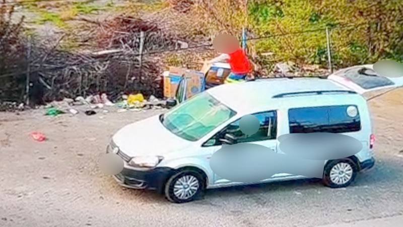 (FOTO) CONSTANȚA. Amenzi în valoare de 60.000 de lei pentru două persoane care au aruncat gunoi pe domeniul public: polițiștii locali le-au confiscat și mașinile